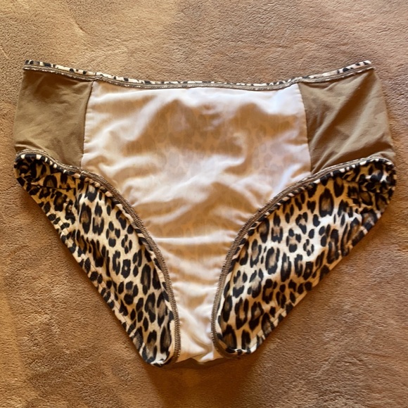 Tropi-Cat Swim Bottom - Picture 3 of 7